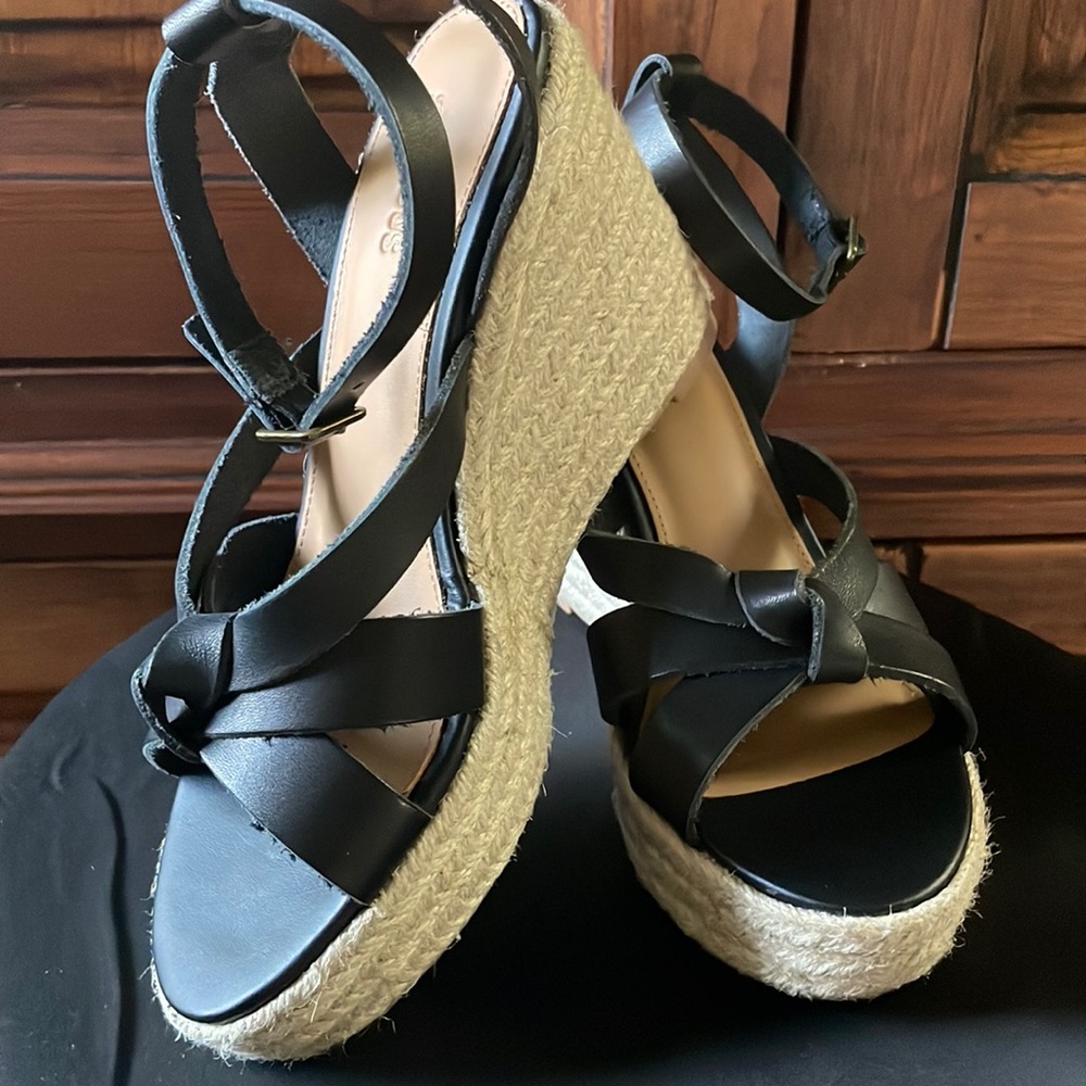 NWOB SOLUDOS BLACK ANKLE STRAP ESPADRILLE WEDGES. SIZE 6.5